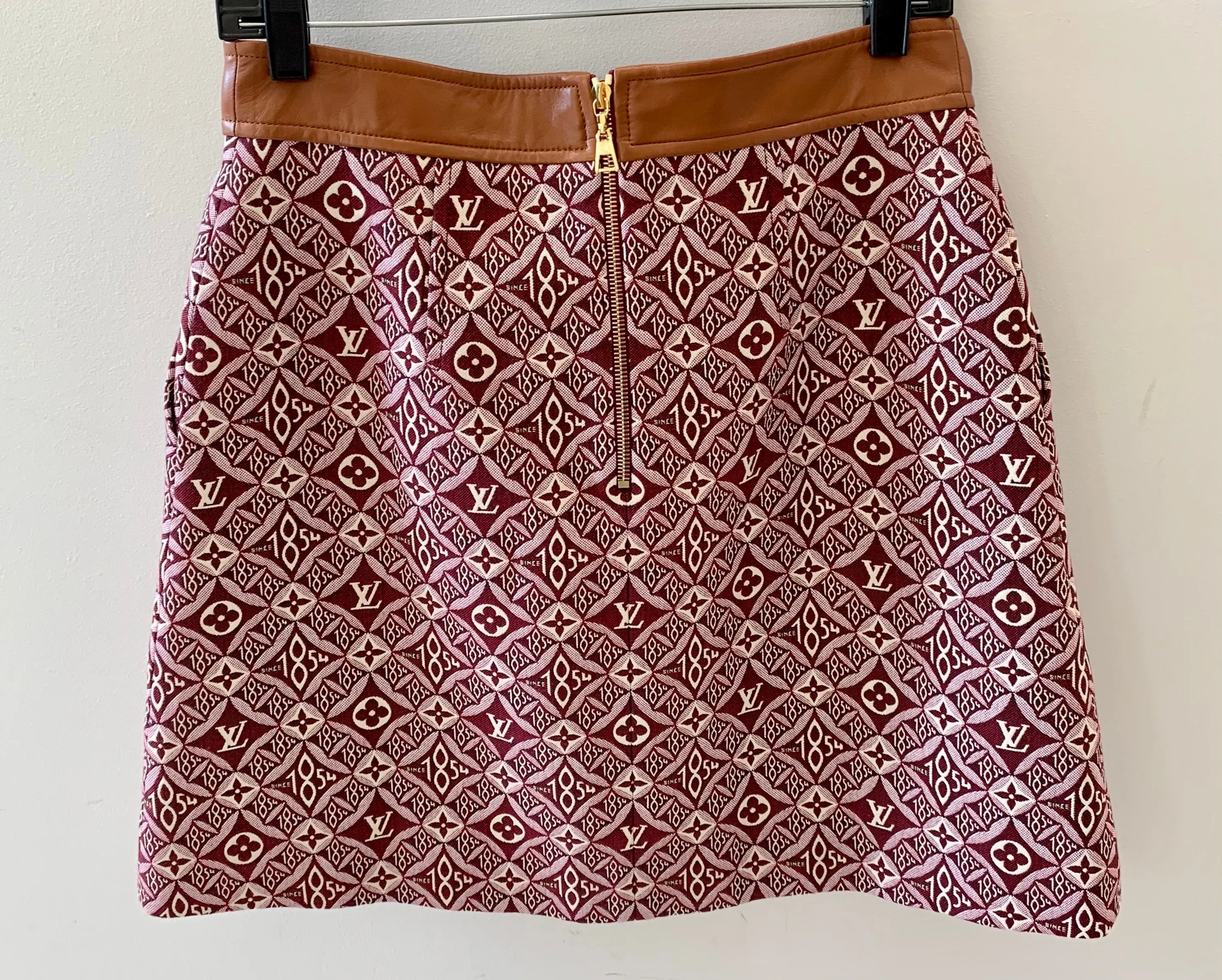 LOUIS VUITTON LEATHER BELTED ZIP SKIRT