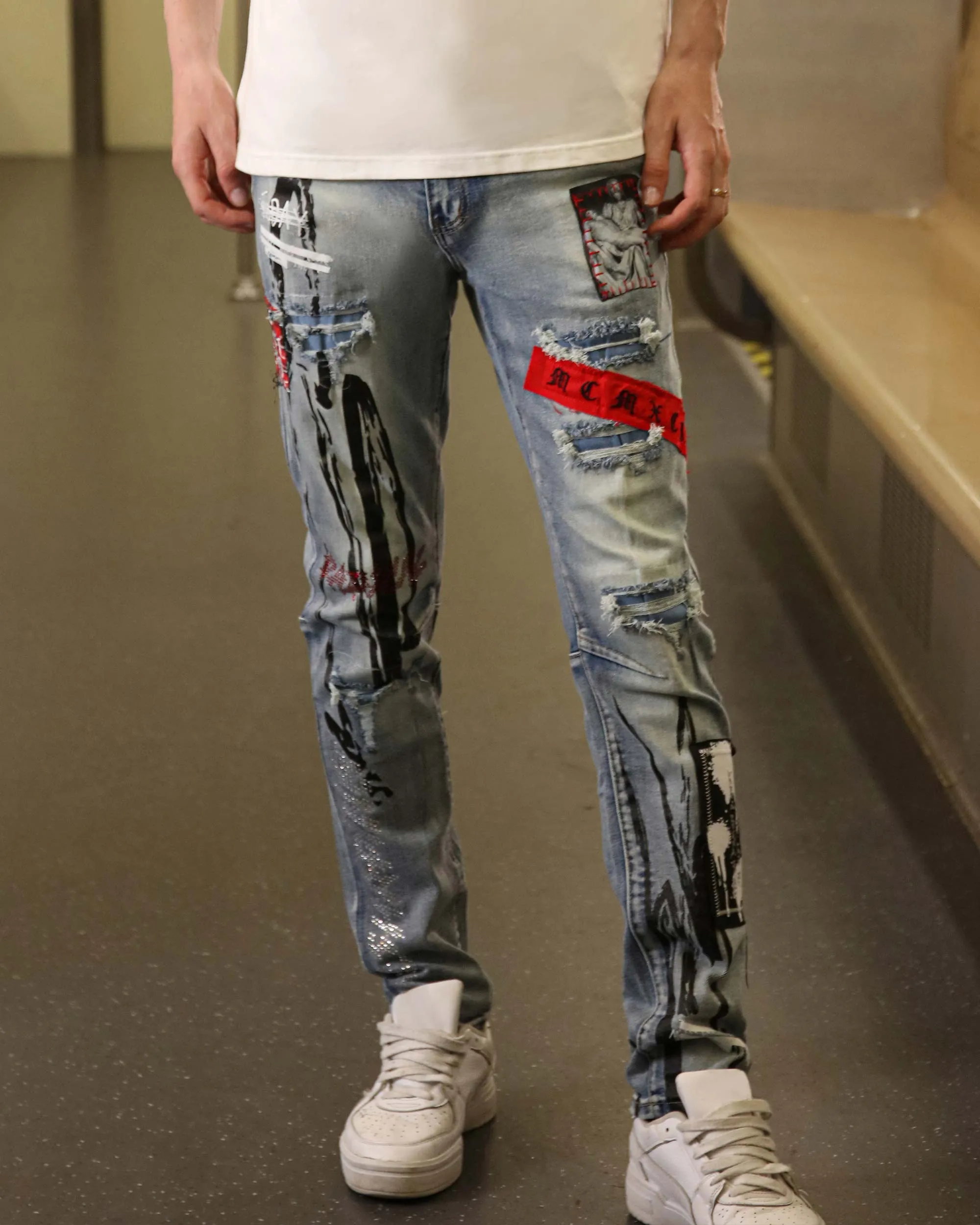 Medium Wash Blue Ripped Jeans with Gothic Flair-Mexico Local Delivery